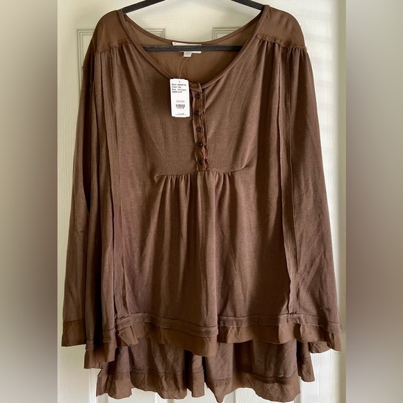 Suzanne Betro Tops - NWT WEEKEND SUZANNE BETRO Woven Yoke Henley Top, Size 2X